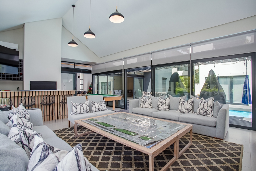 6 Bedroom Property for Sale in Pearl Valley at Val de Vie Western Cape